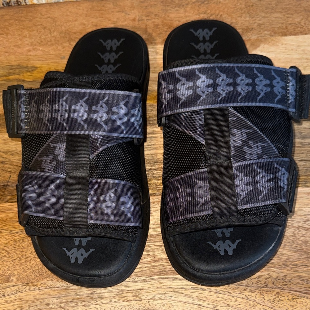 NWOB Kappa 222 Banda Mitel 1 Black Grey Logo Strap slide Sandals M=10  W=11.5-12